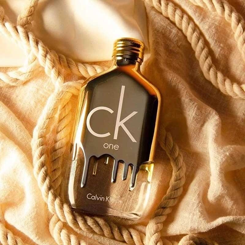 Perfume CK One Gold de Calvin Klein unisex edt 200ml 3 Perfume CK One Gold de Calvin Klein unisex edt 200ml - Imagen 3