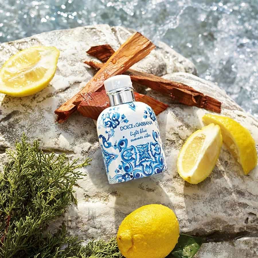 Perfume Light Blue Summer Vibes de D&G hombre edt 125ml 3 Perfume Light Blue Summer Vibes de D&G hombre edt 125ml - Imagen 3